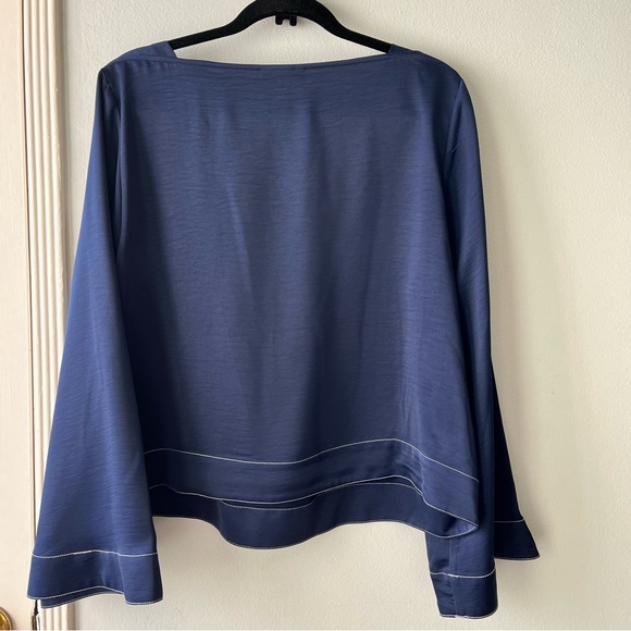 Prologue•Navy Bell Sleeve Top•Sz L/XL - Picture 2 of 3